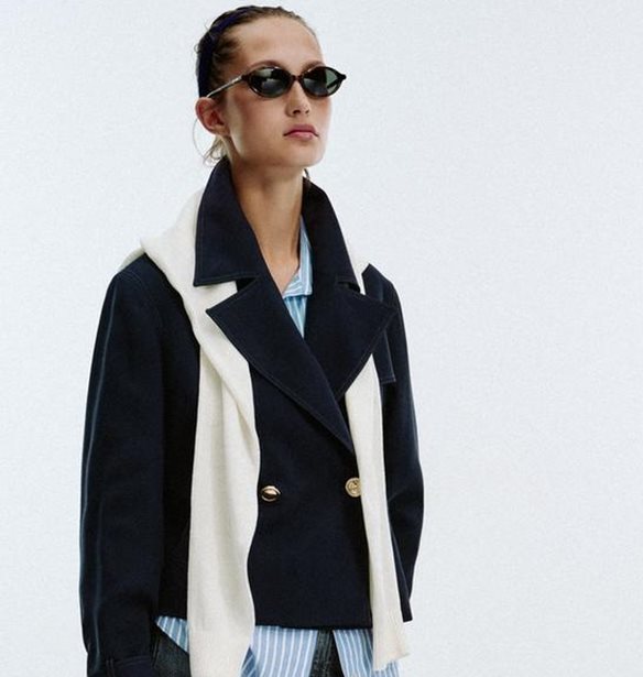 Η τσάντα από ZARA που θα κρατάς όλο το 2026 κοστίζει κάτω από 16 ευρώ