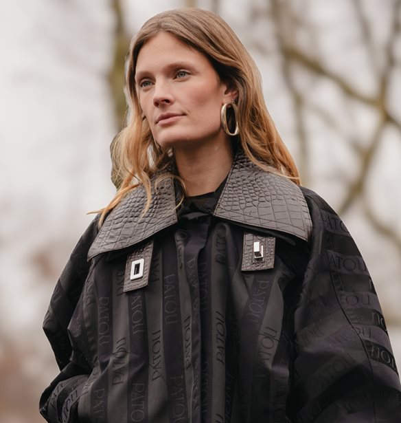 Οι κροκό μπότες από MANGO που θα κάνουν όλα τα λουκ σου να μοιάζουν πολυτελή