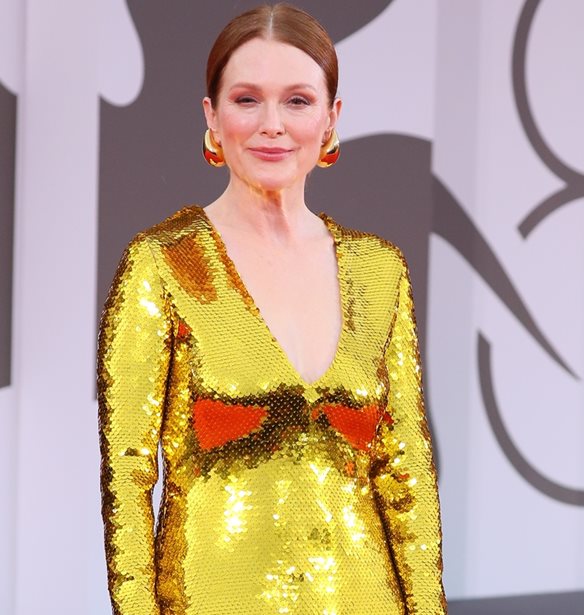 Julianne Moore: Αυτή τη θεραπεία ακολουθεί για πιο σφριγηλή επιδερμίδα