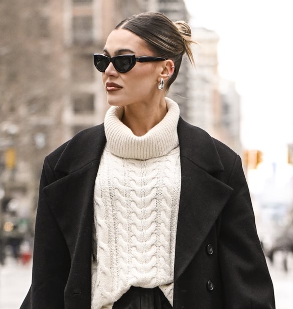 9 stylish πουλόβερ ζιβάγκο που είναι η "άχαστη" επιλογή για τις κρύες ημέρες