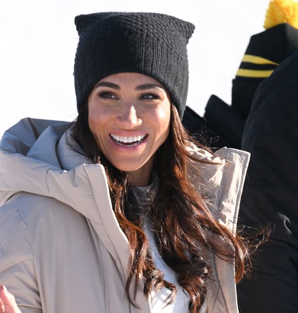 Η Meghan Markle με την οικονομική τσάντα ταξιδιού που έχεις κι εσύ στην ντουλάπα σου