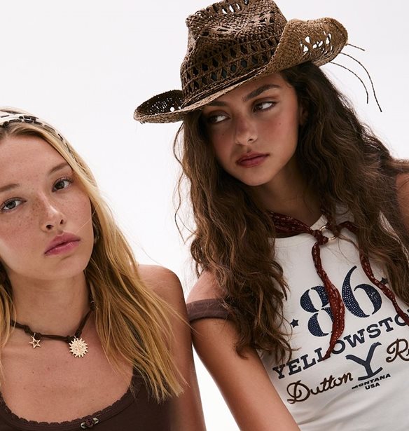 Stradivarius x Yellowstone: Η νέα συλλογή που εμπνέεται από την iconic σειρά