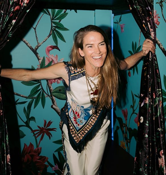 Luisa World x La DoubleJ: Δύο ημέρες βυθισμένες στο χρώμα, την ενέργεια και τη φιλοσοφία της JJ Martin