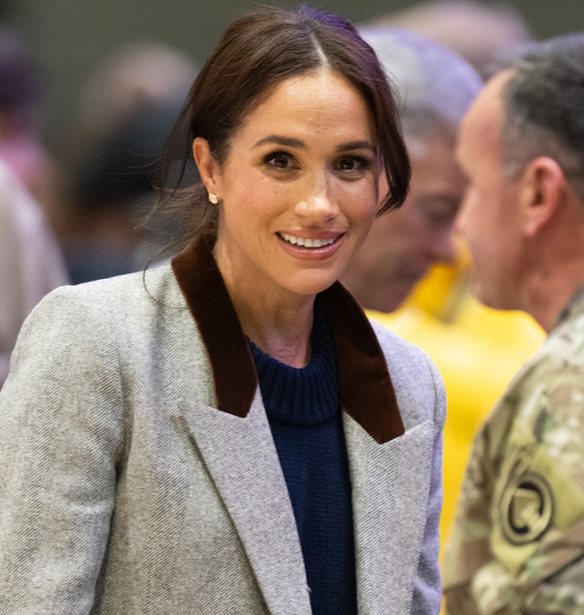 Η Meghan Markle φόρεσε το τζιν που θα φοράμε όλες το 2025