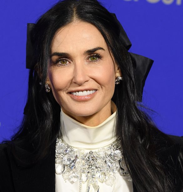Demi Moore: Αυτά είναι τα 2 προϊόντα που χρησιμοποιεί για τέλεια επιδερμίδα