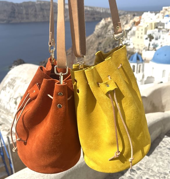 Σε αυτό το ελληνικό brand βρήκαμε τις τσάντες που εμπνέονται από το κυκλαδίτικο καλοκαίρι