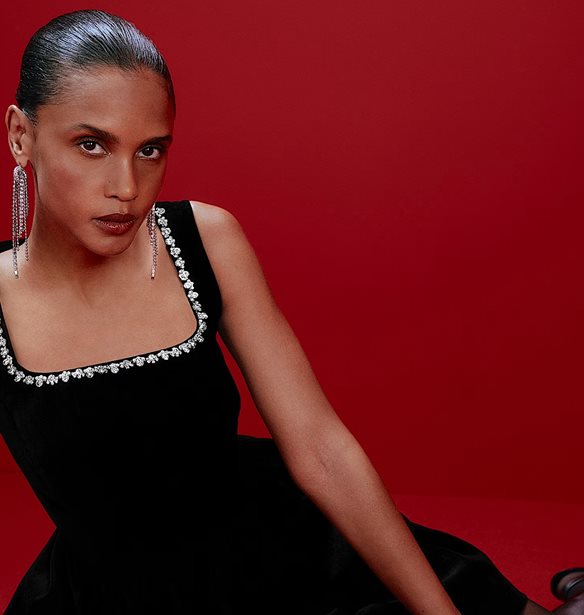 Tο elegant φόρεμα από M&S που θα φορέσεις σε όλα τα πάρτι των Χριστουγέννων