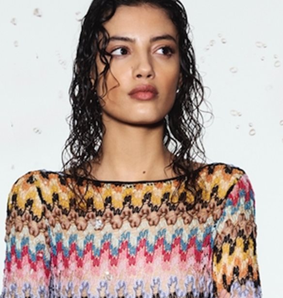 Missoni SS25: Η νέα συλλογή αποτίνει φόρο τιμής στην κληρονομιά του οίκου μέσα από μία φρέσκια οπτική
