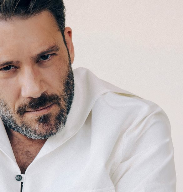 Ο Αντίνοος Αλμπάνης είναι αστείος στα... κρυφά