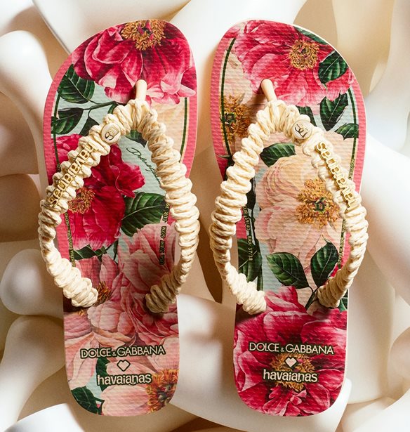 Η havaianas και η Dolce&Gabbana παρουσίασαν το δεύτερο drop της επιτυχημένης συνεργασίας τους