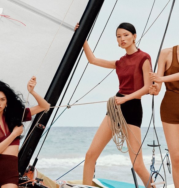 Vacation mode on: Τα designer κομμάτια που θα συνοδεύσουν τα looks των διακοπών σου