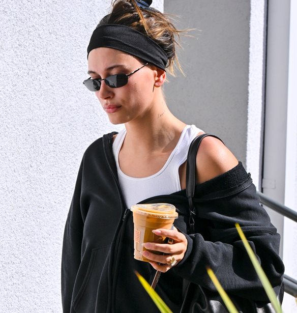 Iced Coffee Glass Nails: Το πιο luxury μανικιούρ για τον χειμώνα