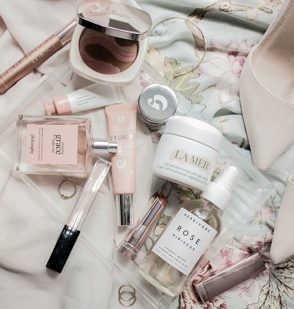 Beauty Sales: 10 προϊόντα ομορφιάς που σίγουρα αξίζει να αγοράσεις στις εκπτώσεις
