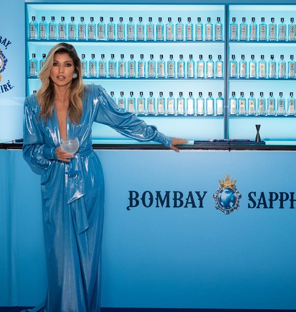Το μπλε πάρτι της χρονιάς από τo BOMBAY SAPPHIRE® και τη Βάσια Κωσταρά