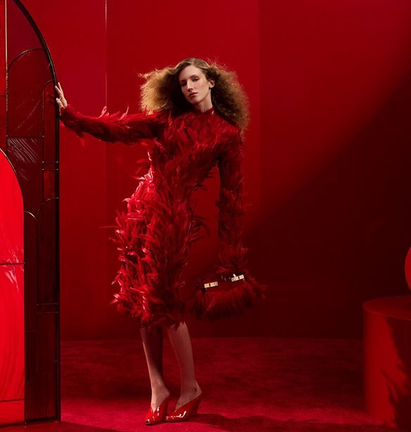 "Touch of Light": Η holiday καμπάνια της Kalogirou εμπνέεται από την αθωότητα των παιδικών μας Χριστουγέννων