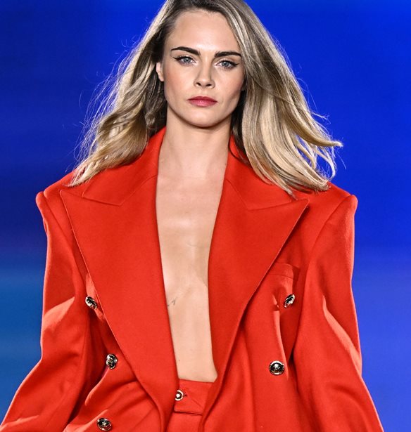 Cara Delevingne: Έγινε μελαχρινή και υιοθέτησε το πιο stylish κούρεμα