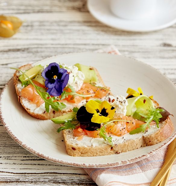 Βρώσιμα λουλούδια: Το νέο food trend που θα "απογειώσει" τη διατροφή σου