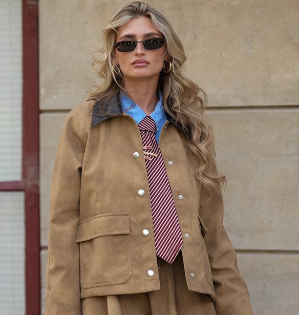 Barn jacket: Το δημοφιλές πανωφόρι που απέκτησε chic status