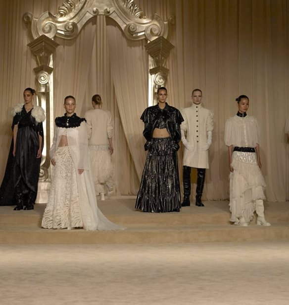 CHANEL Haute Couture FW 2025/26: Η επιστροφή στην εκλεπτυσμένη αφετηρία