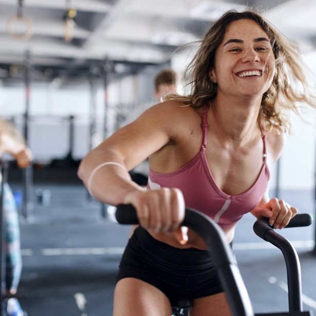 Mέθοδος 4-2-1: Η viral προπόνηση στο TikTok που υπόσχεται να κάψει λίπος σε λιγότερο χρόνο