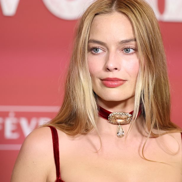 Airbrush Skin: Η beauty τάση που βλέπουμε ξανά και ξανά στις red carpet εμφανίσεις