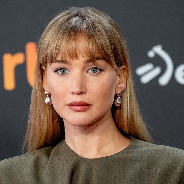 Η Jennifer Lawrence μάς χάρισε το απόλυτο inspo για τα καθημερινά looks στο γραφείο
