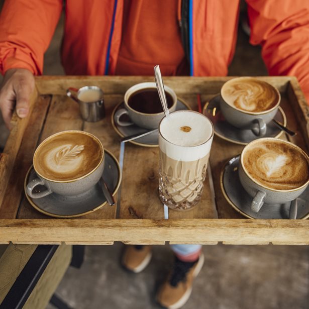 Φθινοπωρινά ροφήματα: Αυτές είναι οι πιο υγιεινές παραγγελίες καφέ σύμφωνα με τους ειδικούς