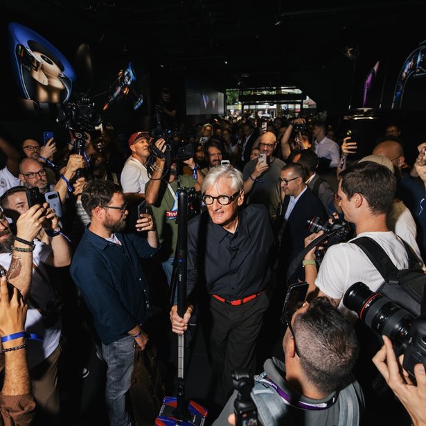 O James Dyson αποκαλύπτει την επόμενη γενιά τεχνολογίας στο Βερολίνο