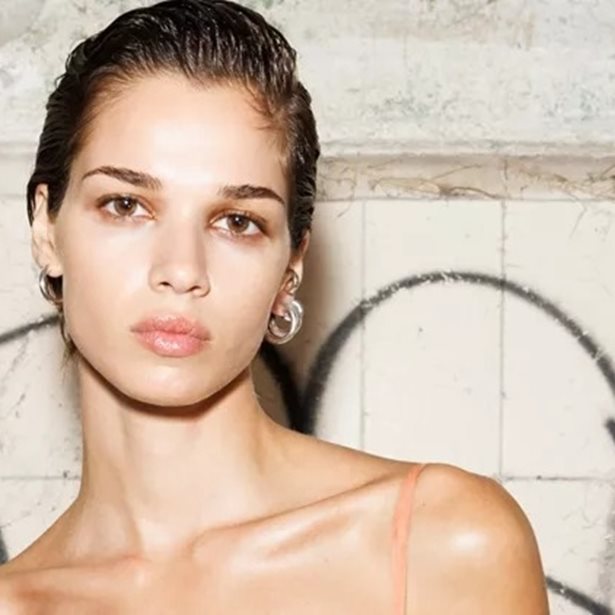 3 καφέ mascaras που θα λατρέψεις και κοστίζουν κάτω από 10 ευρώ