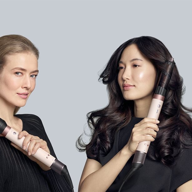 Power of Styling: Αυτό το hair tool προσφέρει αμέτρητα χτενίσματα και δεν επιβαρύνει την τρίχα