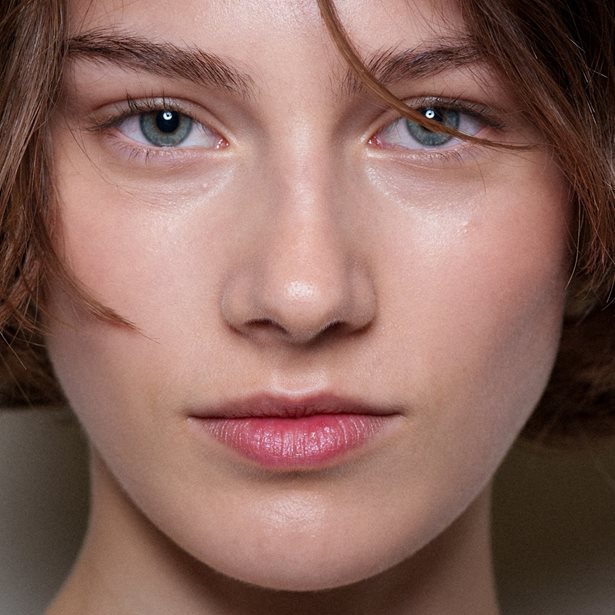 Night is Young: 3 premium προϊόντα νυκτός που επαναφέρουν τη νεότητα της επιδερμίδας