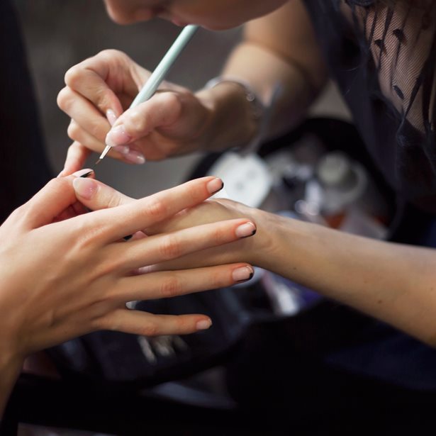 Plaid Nails: Η stylish τάση στο μανικιούρ που κάνει comeback και φέτος το χειμώνα