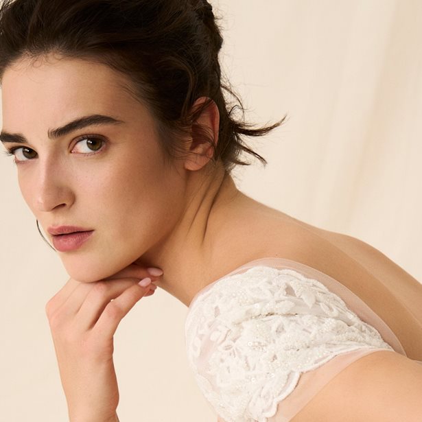 Blush Draping: Αυτή η viral τάση στο μακιγιάζ επιστρέφει από το παρελθόν