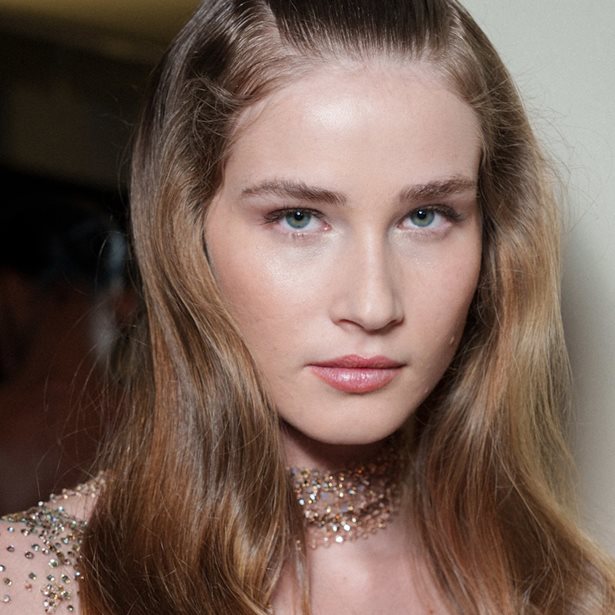 Αυτό το serum με υαλουρονικό είναι οικονομικό και ισοδυναμεί με 20 ενέσιμα filler