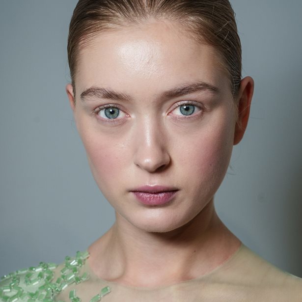 The Youth Factor: 10+2 iconic προϊόντα με υαλουρονικό που αξίζει να δοκιμάσεις