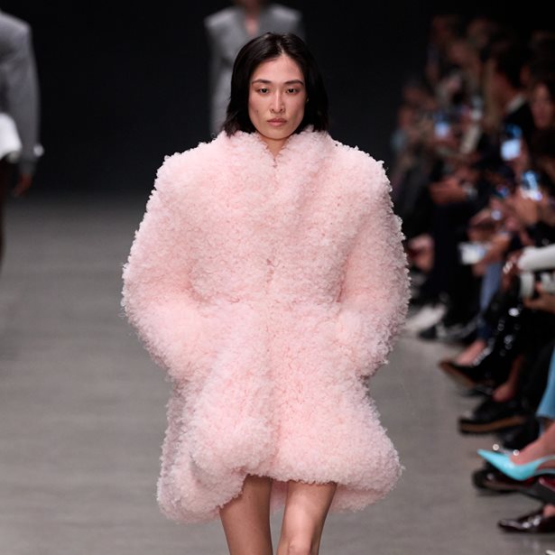 CDFA: Μόλις ανακοίνωσε το τέλος της γούνας στα catwalks