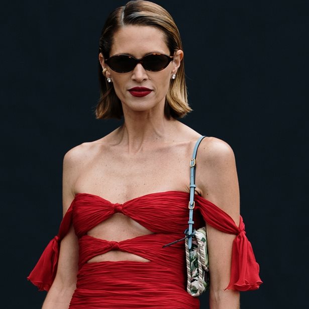 5 κόκκινα φορέματα από ZARA ιδανικά για τη γιορτή του Αγίου Βαλεντίνου