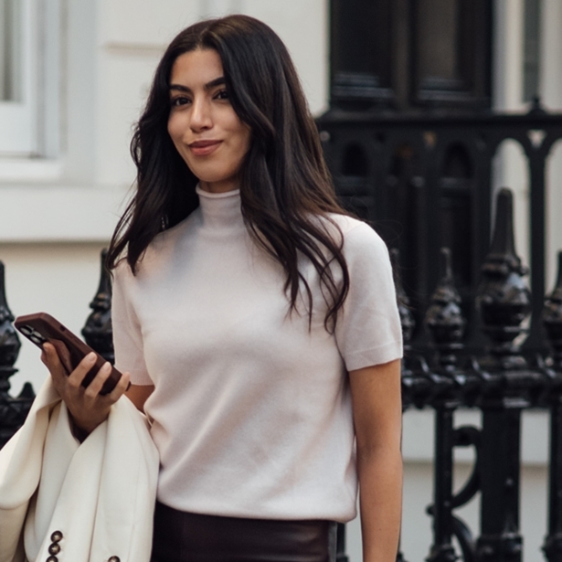 3 καφέ παντελόνια από Stradivarius που θα φοράς εναλλάξ στο γραφείο