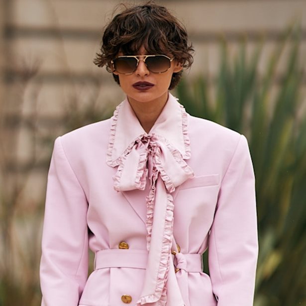 Αυτό το κοστούμι από Mango έχει την ιδανική σιλουέτα που ψάχνεις