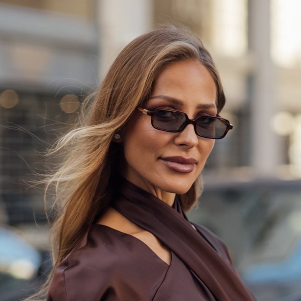 Το effortless χτένισμα για τις κομψές εμφανίσεις των Χριστουγέννων