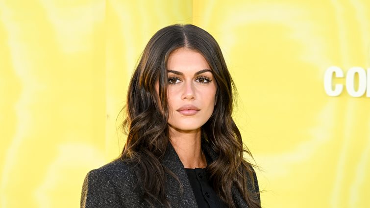 Kaia Gerber: Αυτά είναι τα hot παπούτσια που συνδυάζει με κάθε look της