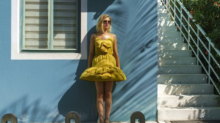 Τέλος οι μπεζ τόνοι το 2026: Η τάση που που επιστρέφει μετά από έναν αιώνα για να σώσει τη διακόσμηση στο σπίτι μας