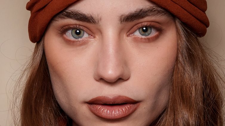 H παλέτα σκιών που θέλoυν να προσθέσουν στη συλλογή τους οι πιο stylish γυναίκες