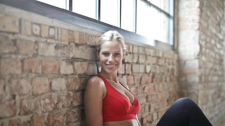 Θες να γερνάς αργά και όμορφα; Αυτές οι αλλαγές στην καθημερινότητά σου θα κάνουν τη διαφορά