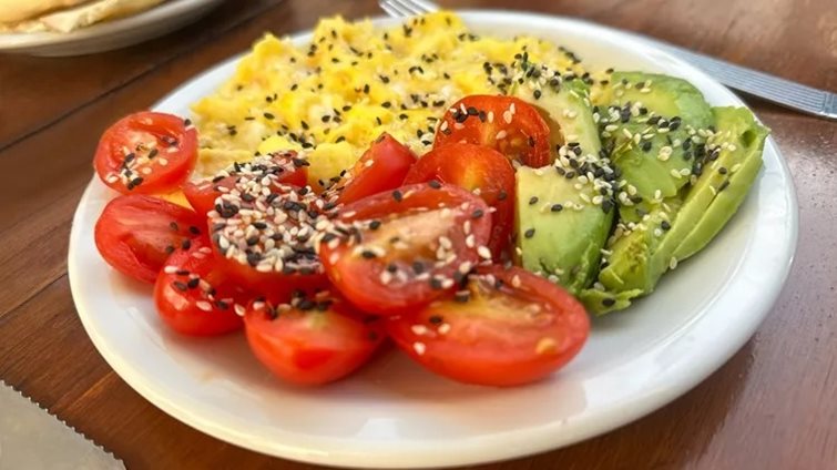 Πρήξιμο στην κοιλιά: 9 εύκολα πρωινά φιλικά για το έντερο