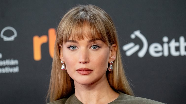 Η Jennifer Lawrence μάς χάρισε το απόλυτο inspo για τα καθημερινά looks στο γραφείο