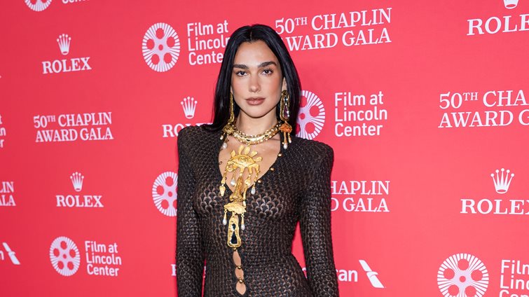 Dua Lipa: Έκανε το πιο stylish μανικιούρ για το φθινόπωρο-χειμώνα του 25