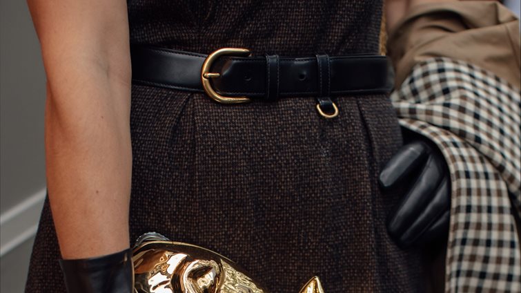 Βρήκαμε το πιο ιδιαίτερο clutch για την έξοδο του ΣΚ