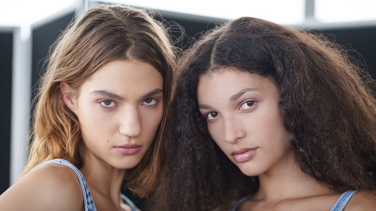 Brush-on Fragrances: 3 νέα εκπληκτικά αρώματα από τη Zara σε μορφή πινέλου