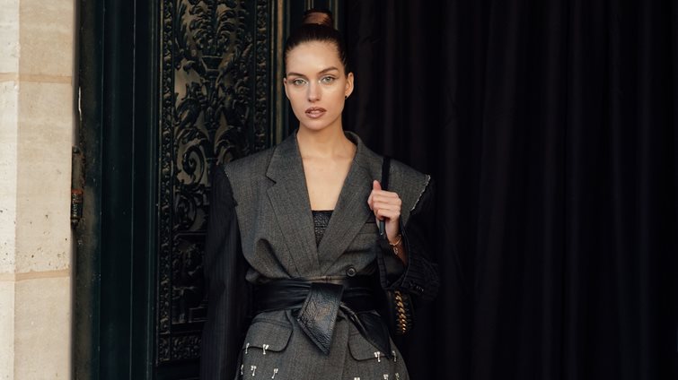 Βρήκαμε το πιο θηλυκό γιλέκο για τα business meetings του Νοεμβρίου